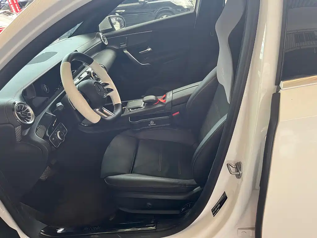 Mercedes-Benz A-Class — миниатюра 7