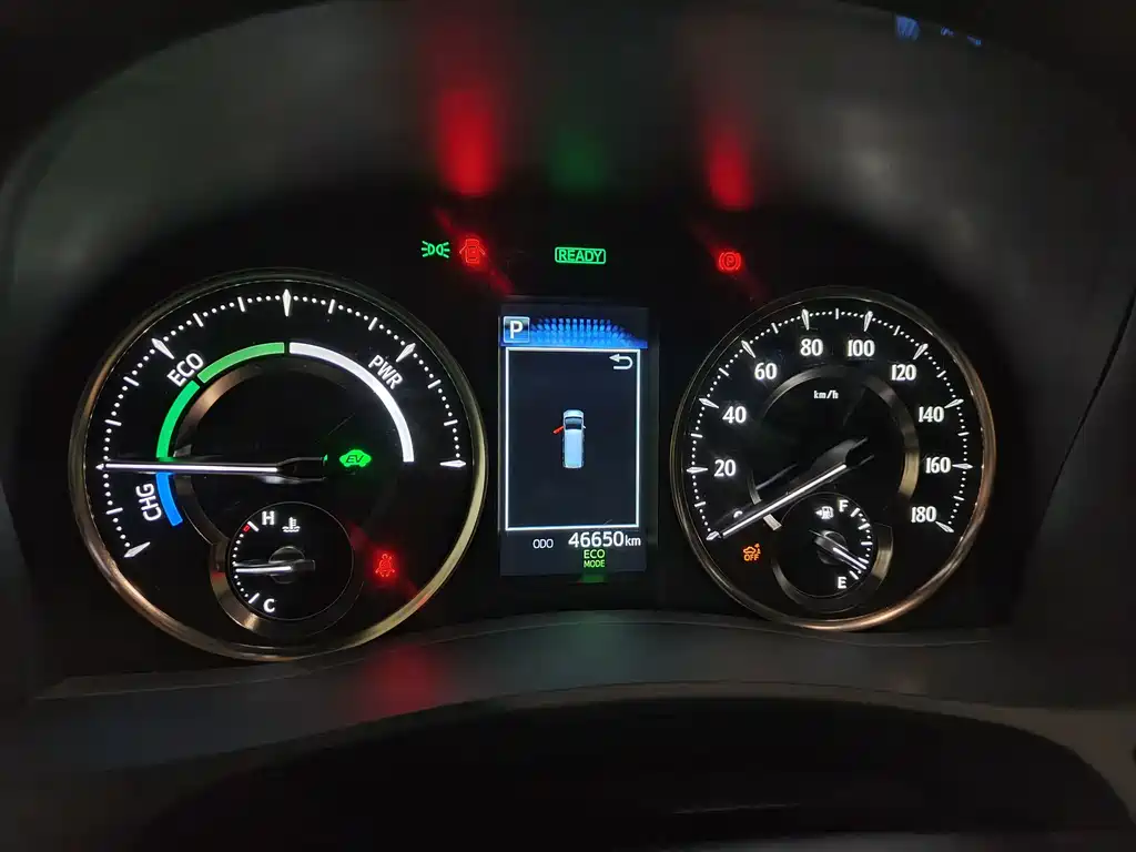 Toyota Alphard — миниатюра 7