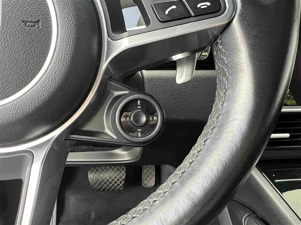 Porsche Cayenne Hybrid — миниатюра 6