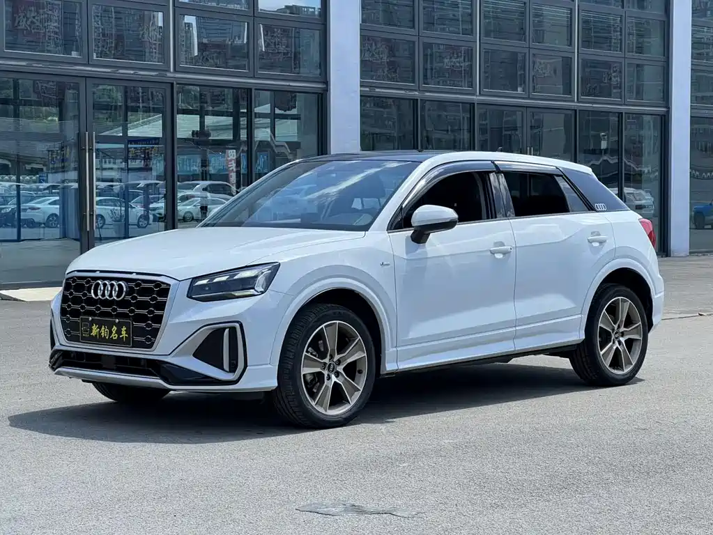 Audi Q2L