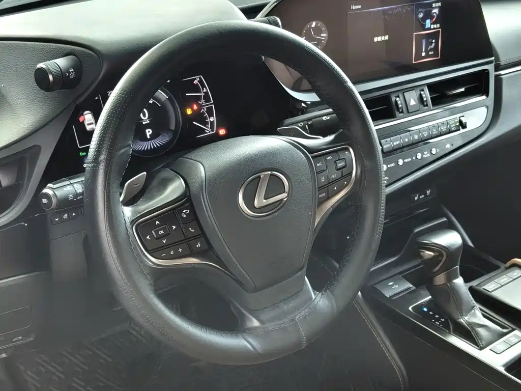 Lexus ES — миниатюра 8