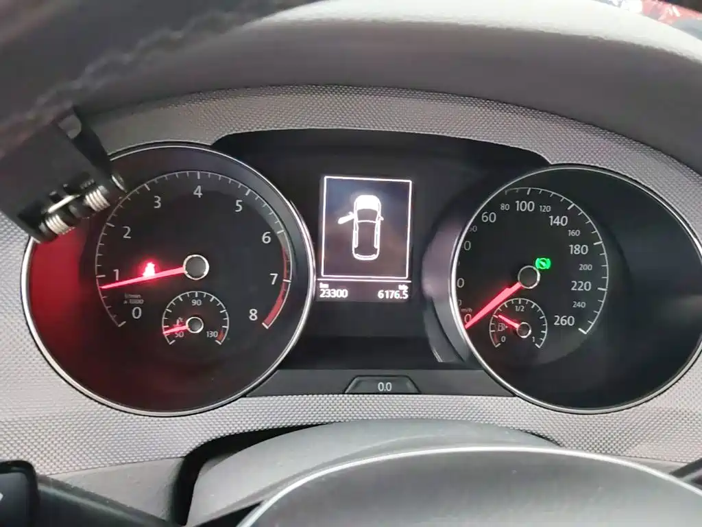 Volkswagen Golf · 2016 230TSI AT