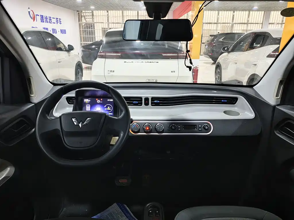 Wuling MINIEV — миниатюра 6