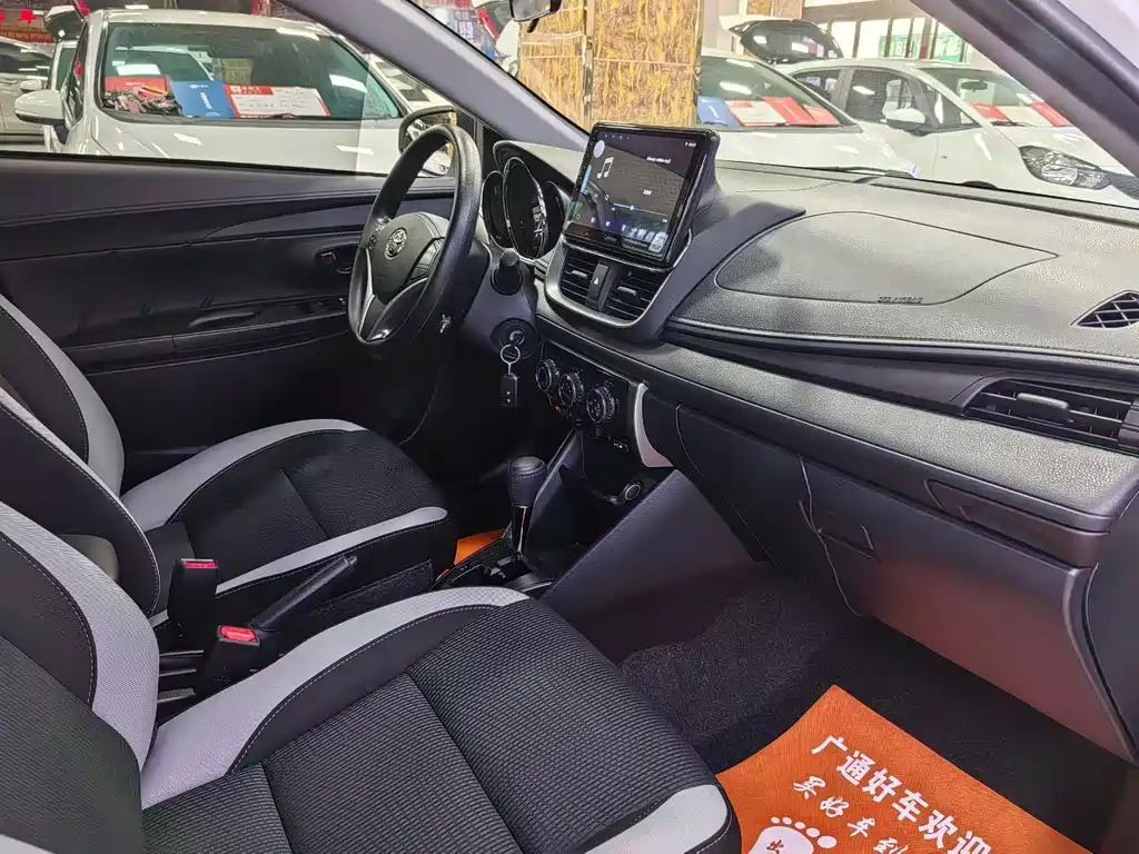 Toyota Yaris L — миниатюра 7