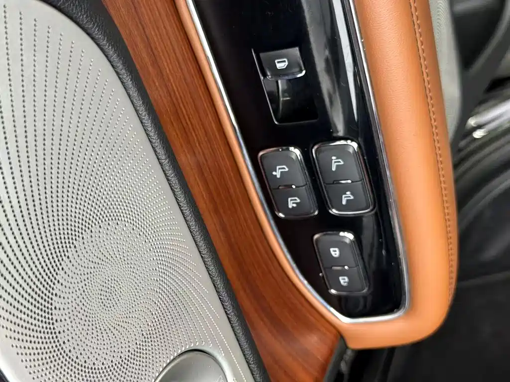 Lincoln Navigator — миниатюра 12