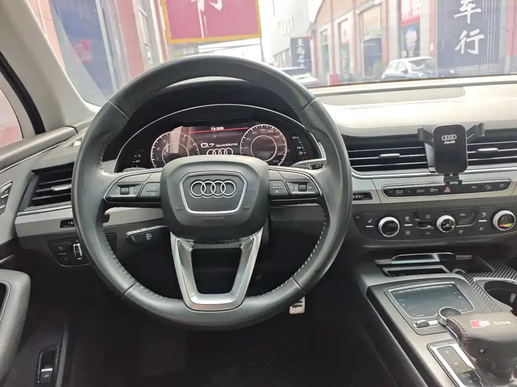 Audi Q7 — миниатюра 13