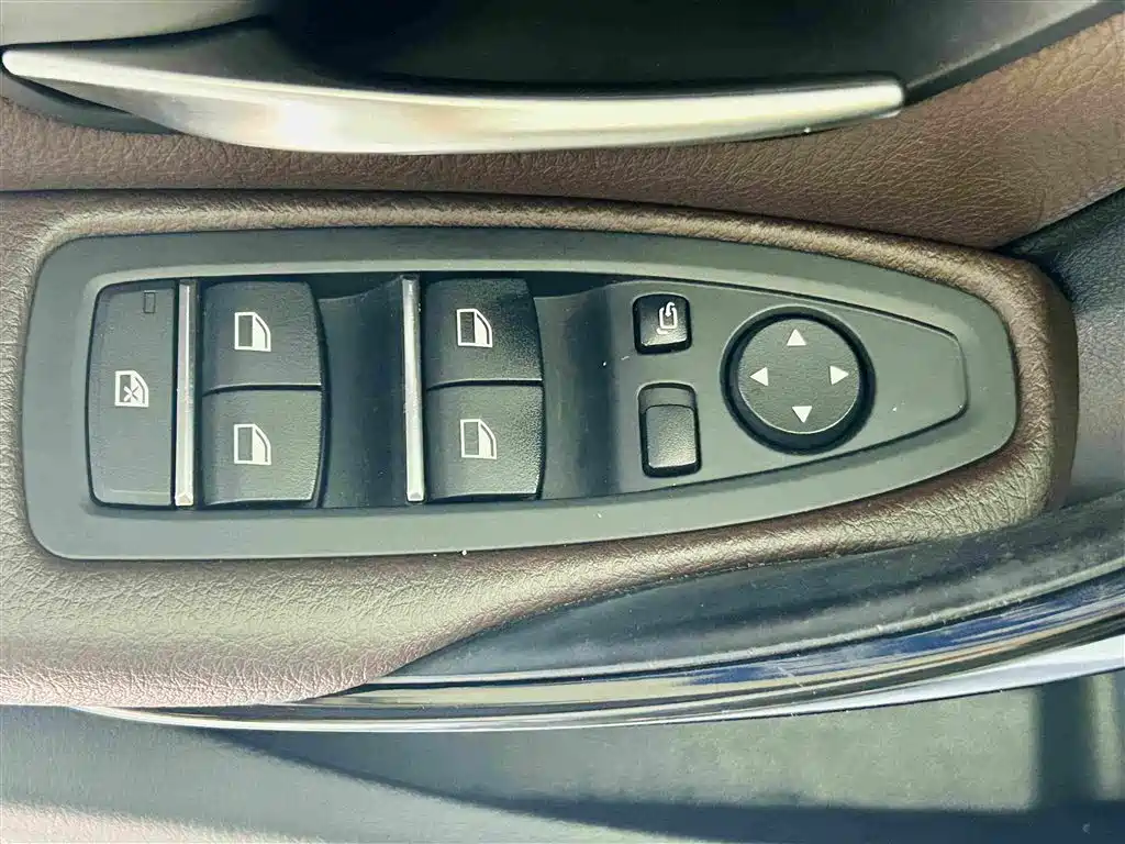 BMW 3 Series — миниатюра 18