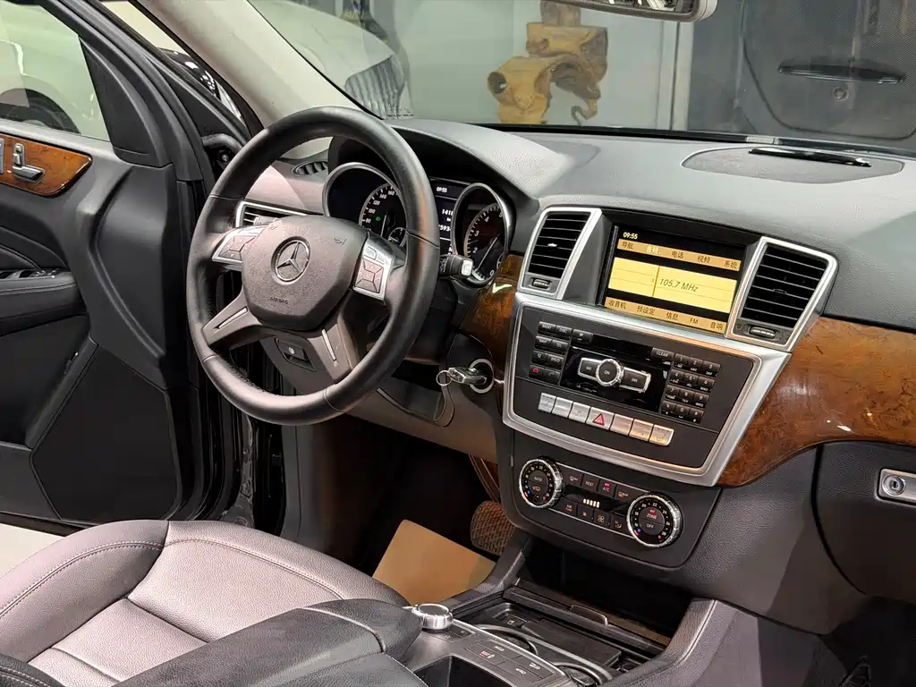 Mercedes-Benz M-Class — миниатюра 15