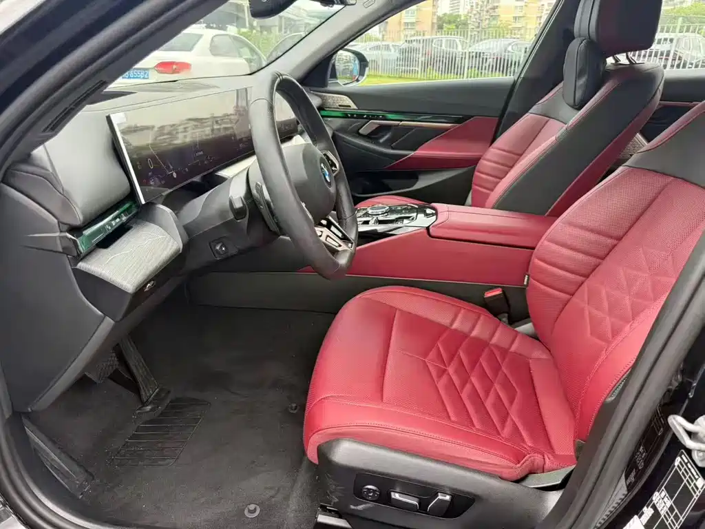 BMW 5 Series — миниатюра 6