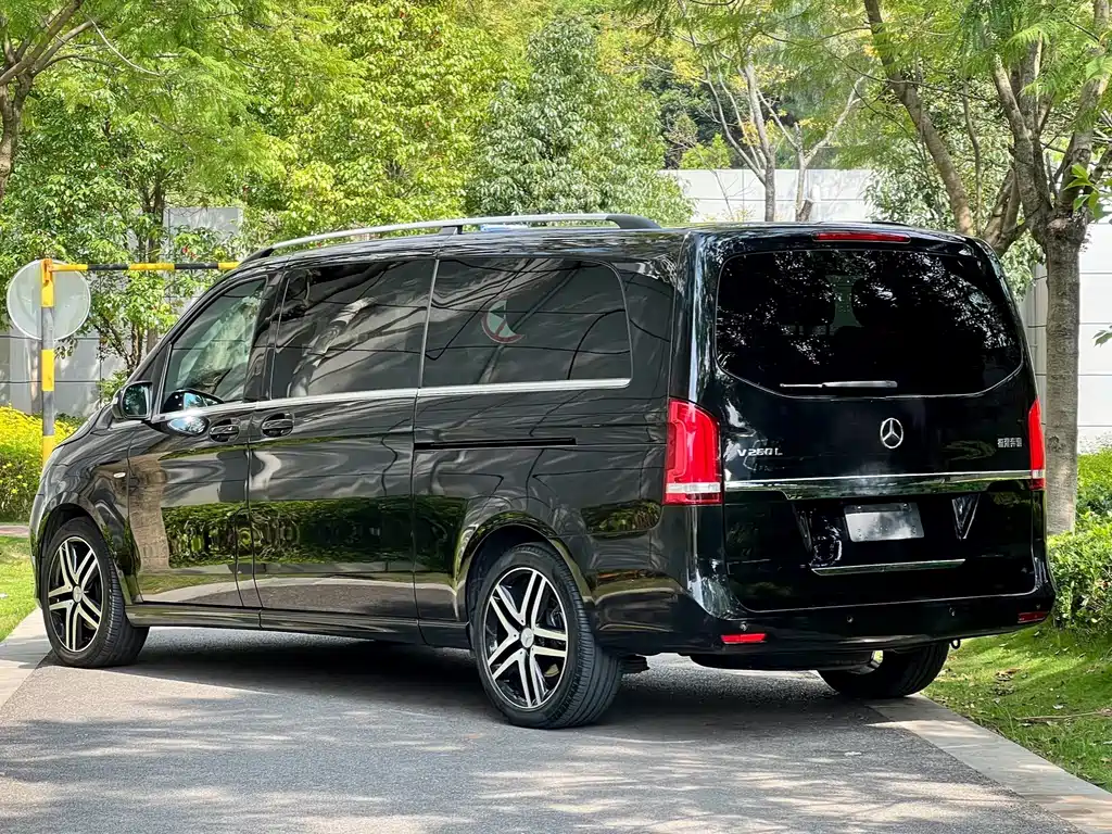 Mercedes-Benz V-Class — миниатюра 6