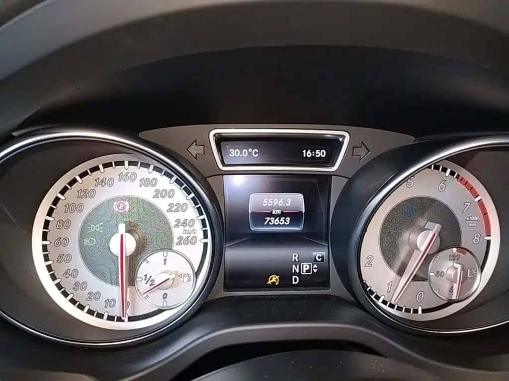 Mercedes-Benz GLA — миниатюра 12