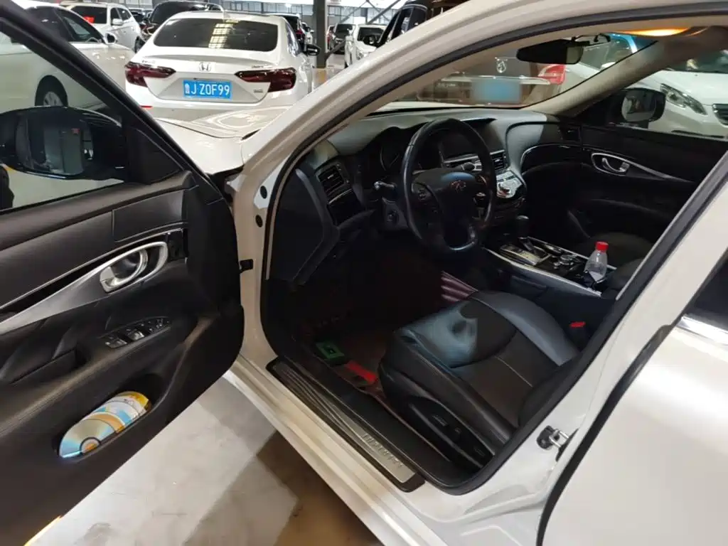 Infiniti Q70 — миниатюра 16