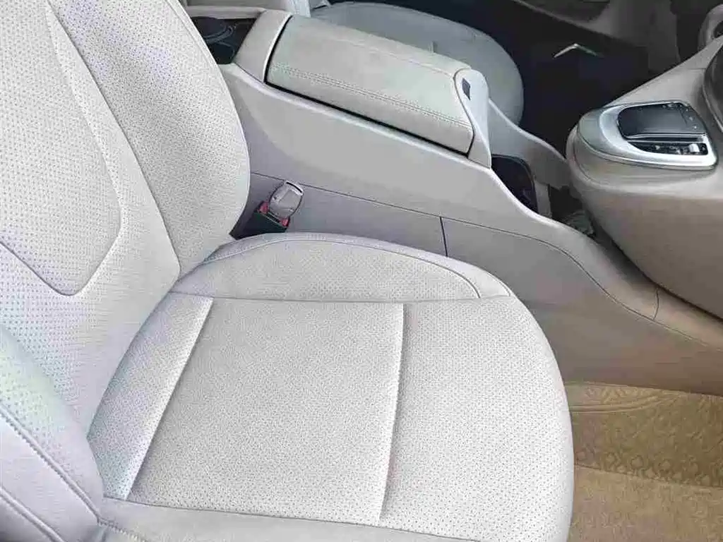 MERCEDES-BENZ V CLASS