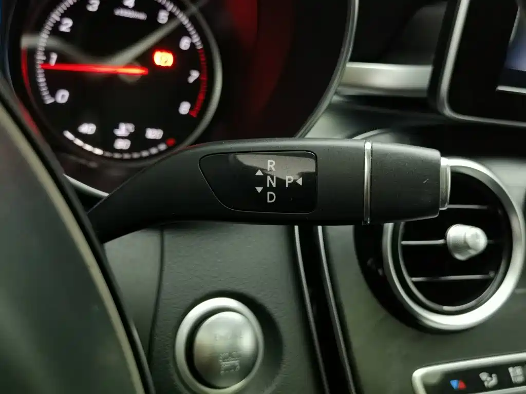 Mercedes-Benz C-Class — миниатюра 13