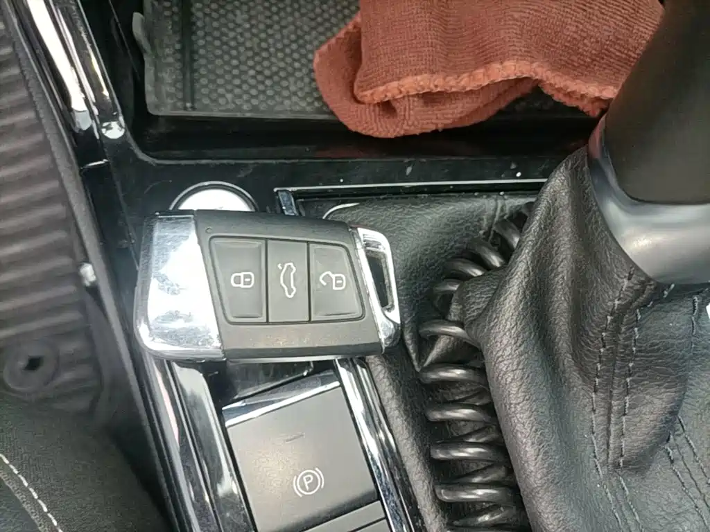 Volkswagen Passat PHEV — миниатюра 9