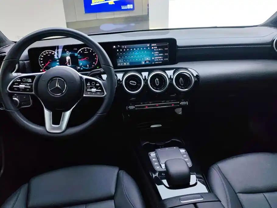 Mercedes-Benz A-Class — миниатюра 12