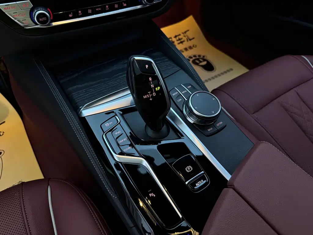 BMW 5 Series — миниатюра 25