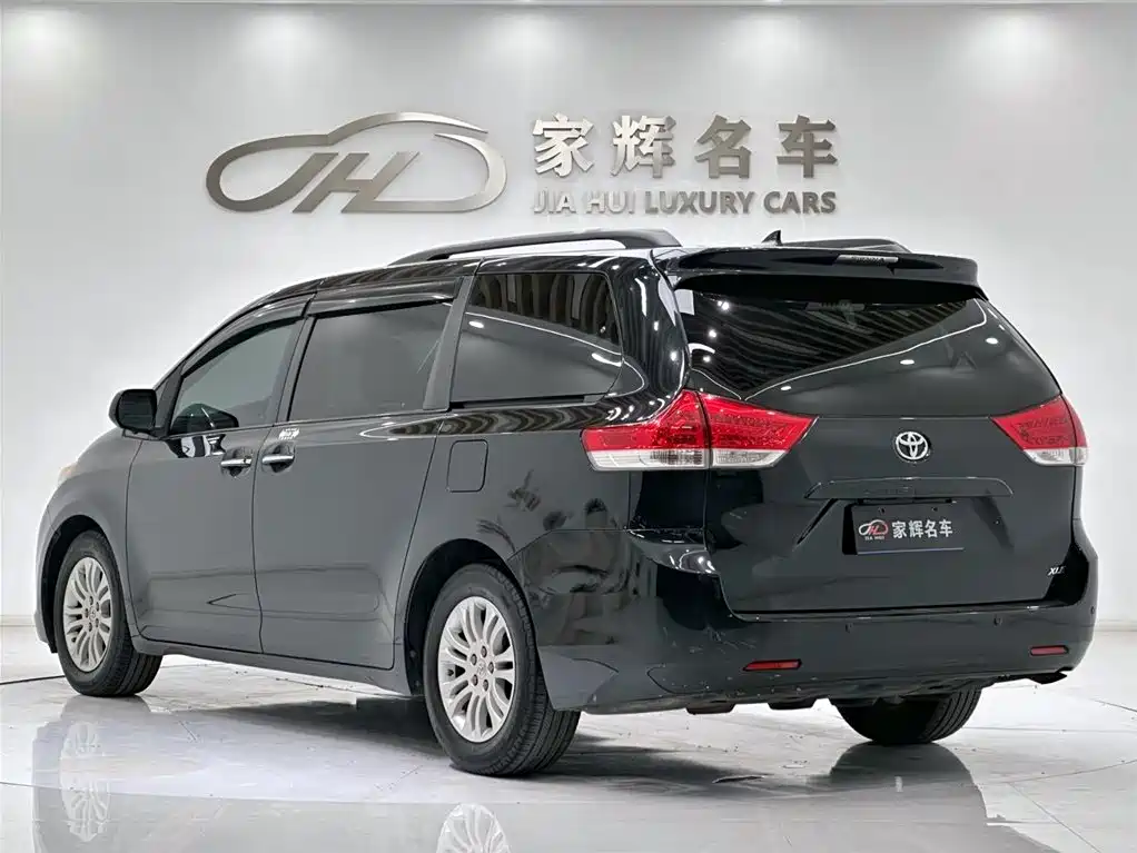 Toyota Sienna 2011 3.5L AT