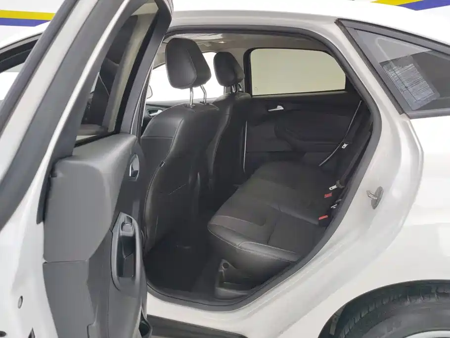 Ford Focus — миниатюра 11