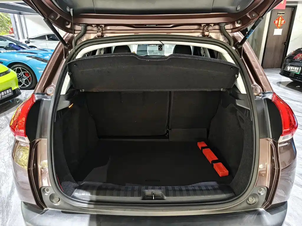 Peugeot 2008 — миниатюра 5