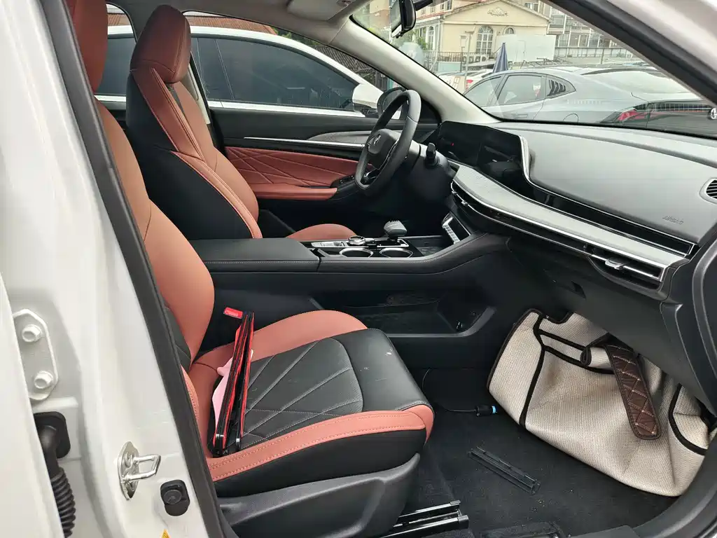 Changan Eado — миниатюра 9