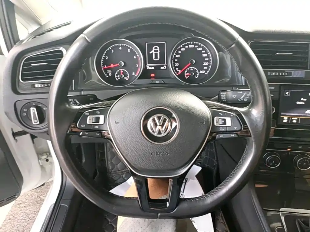 Volkswagen Golf — миниатюра 11