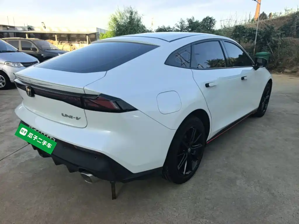 Changan UNI-V iDD — миниатюра 7