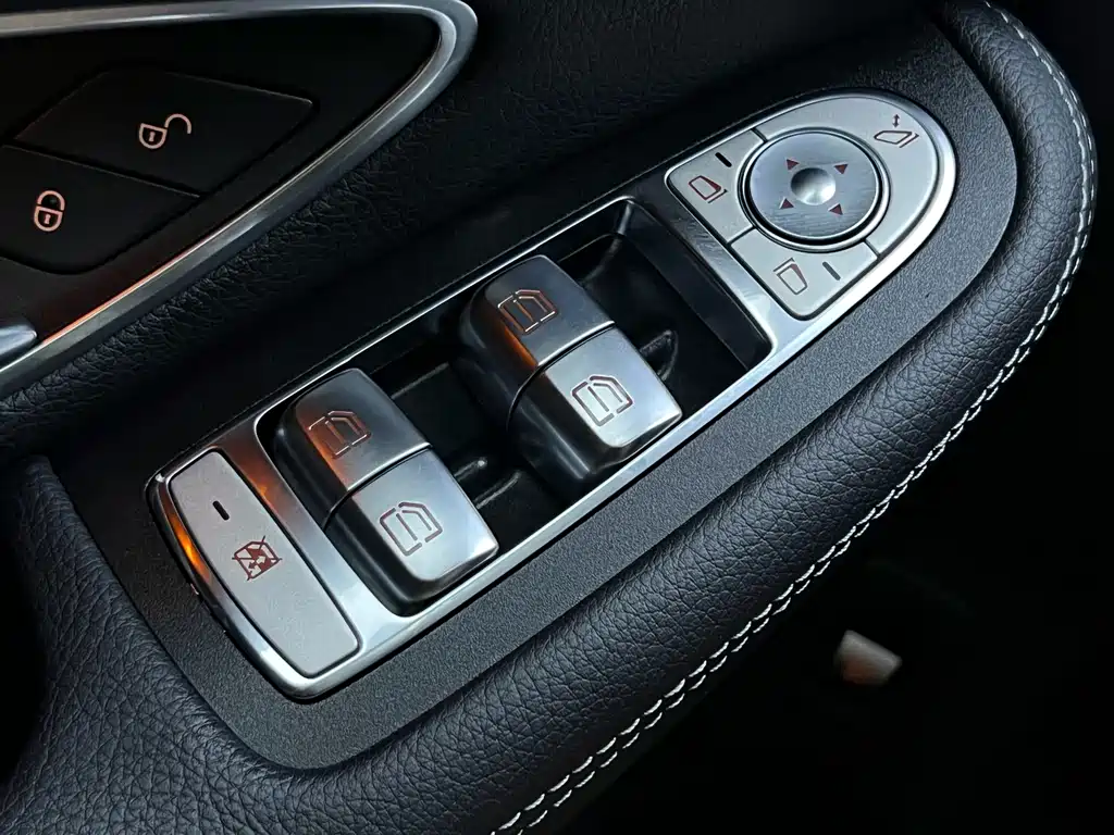 Mercedes-Benz GLC — миниатюра 12