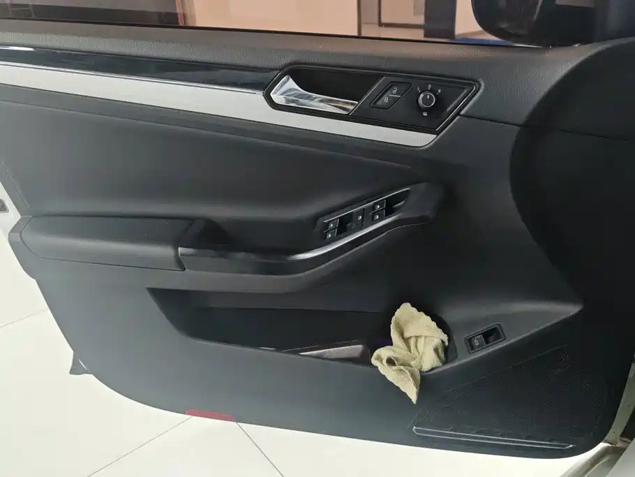 Volkswagen Sagitar — миниатюра 7