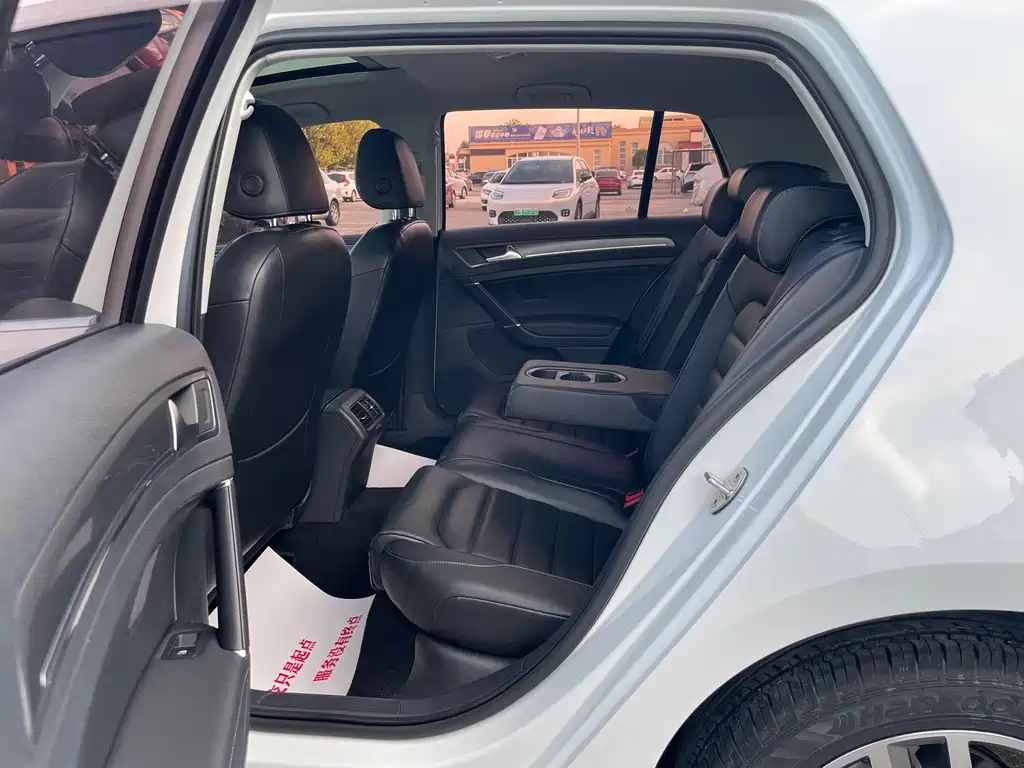 Volkswagen Golf — миниатюра 8