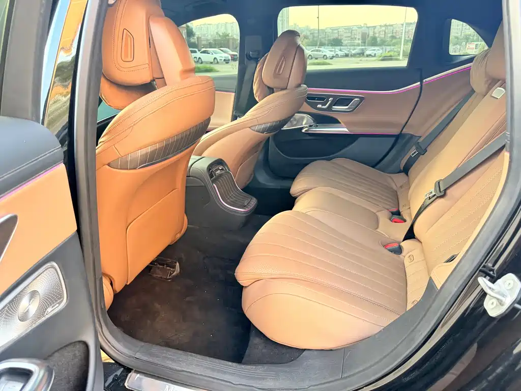Mercedes-Benz E-Class — миниатюра 10