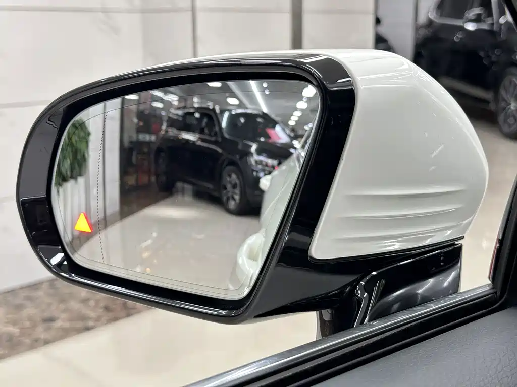 Mercedes-Benz CLS — миниатюра 21