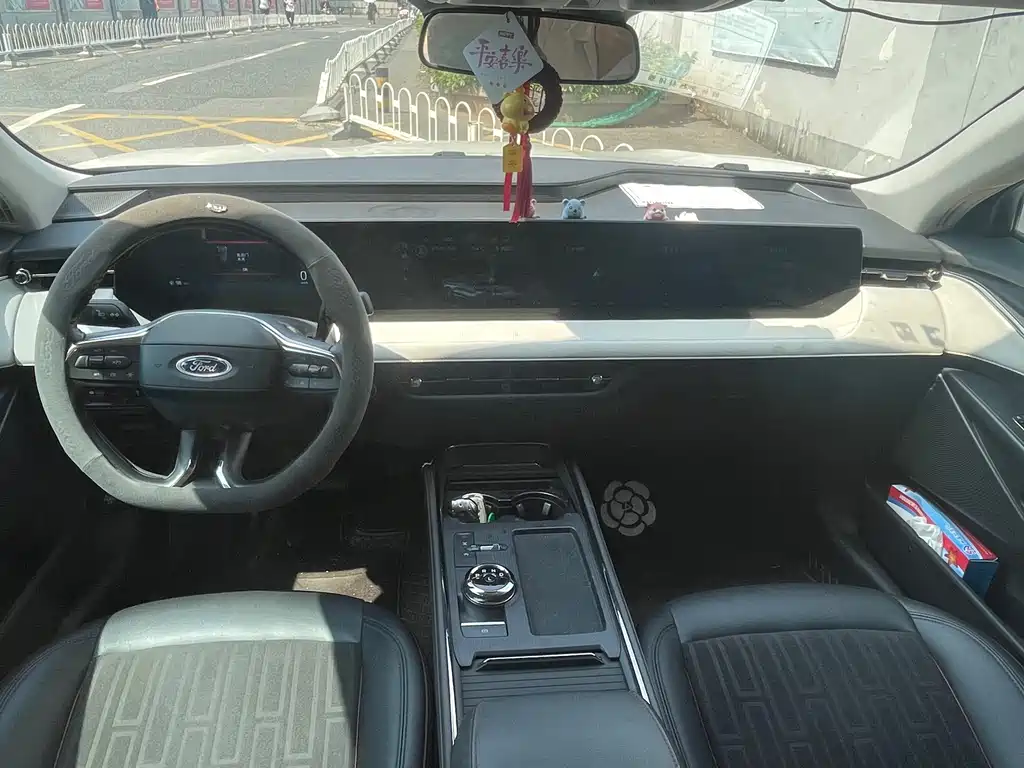 Ford Mondeo — миниатюра 6