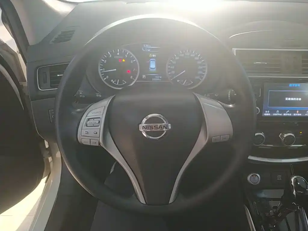 Nissan Tiida — миниатюра 11