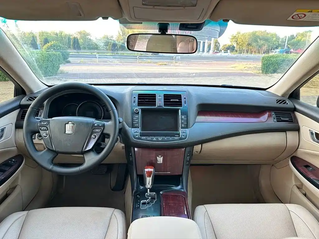 Toyota Crown — миниатюра 9