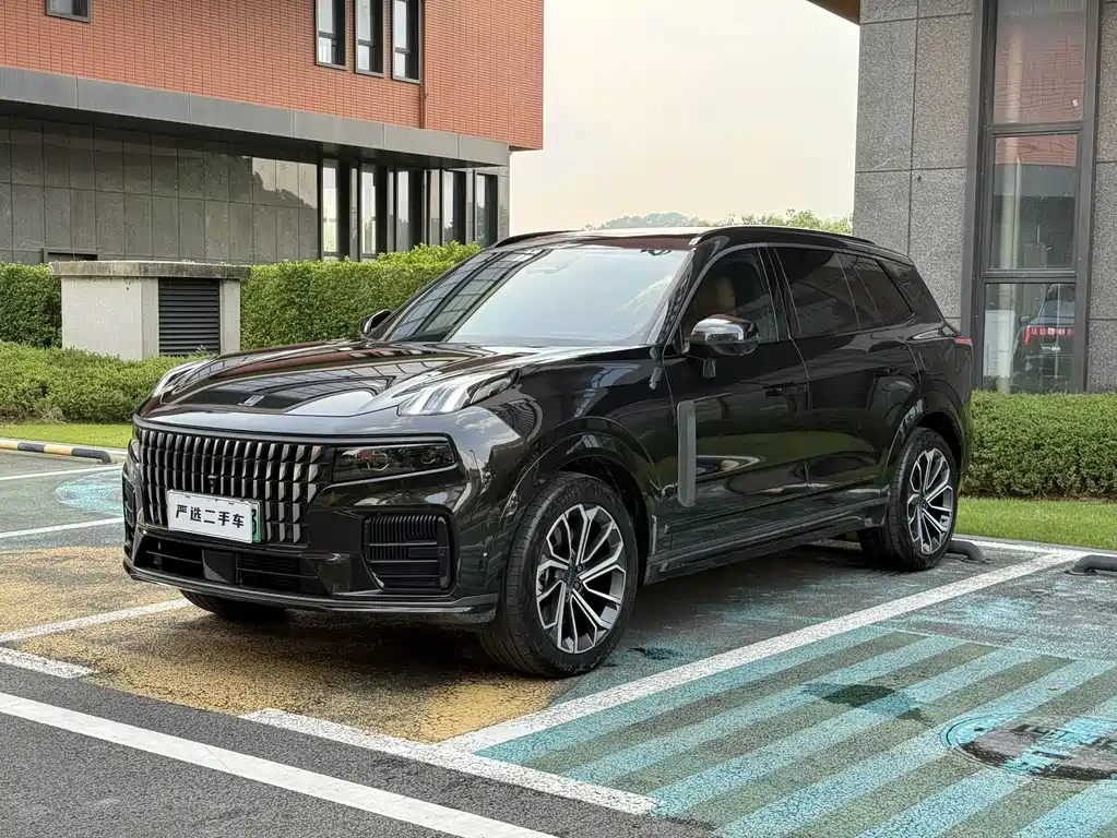 Lynk & Co 09 EM-P