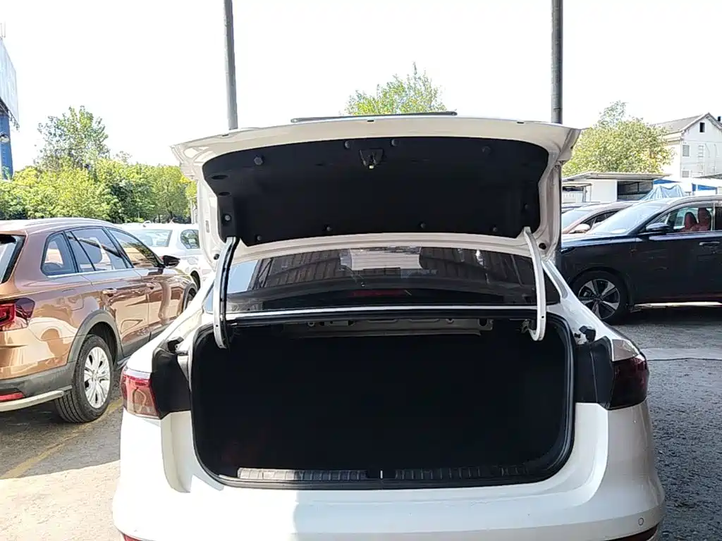 Geely Emgrand — миниатюра 19