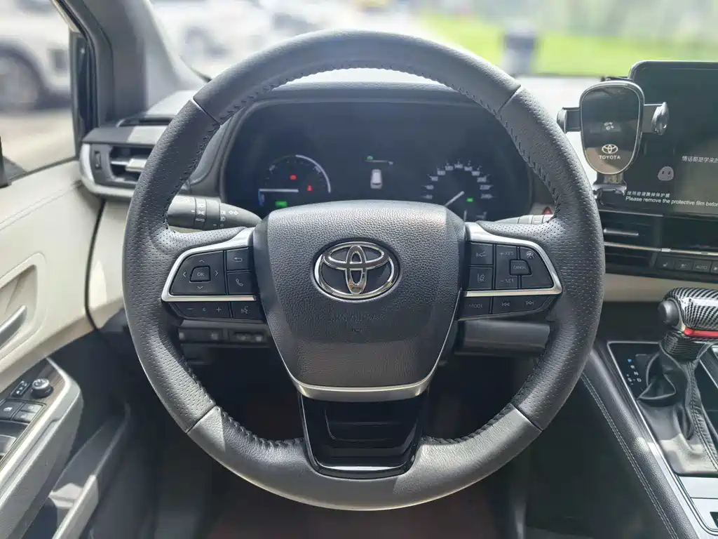 Toyota Sienna 2.5L Hybrid Premium Edition, фото 13