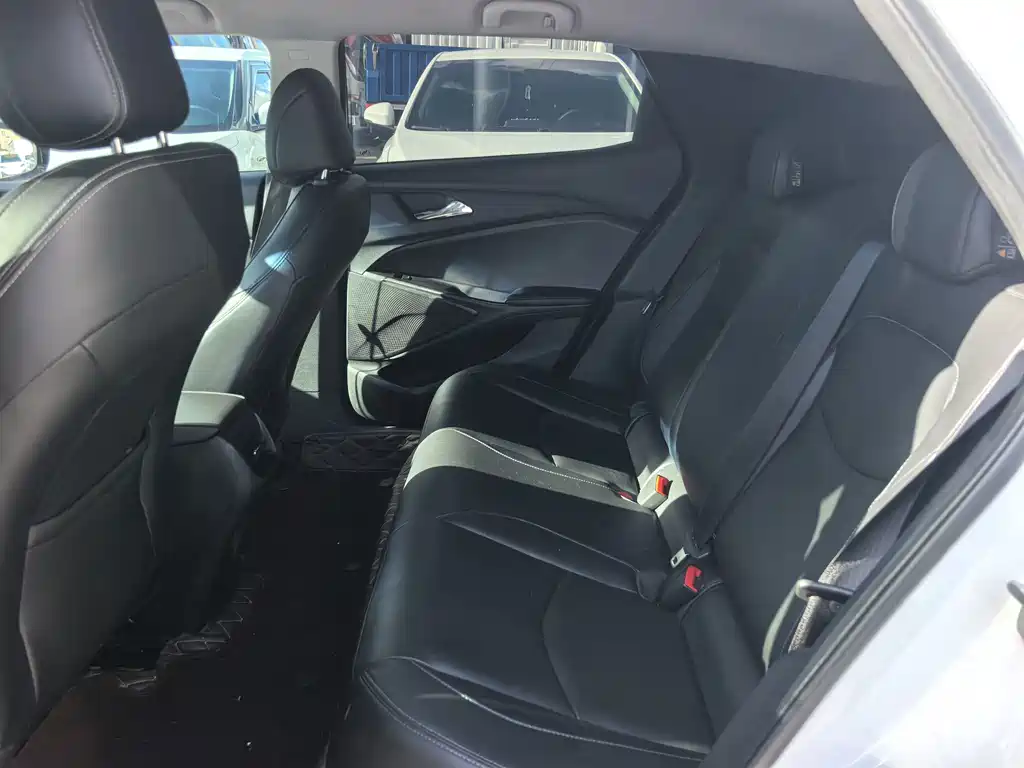 Chevrolet Menlo — миниатюра 12