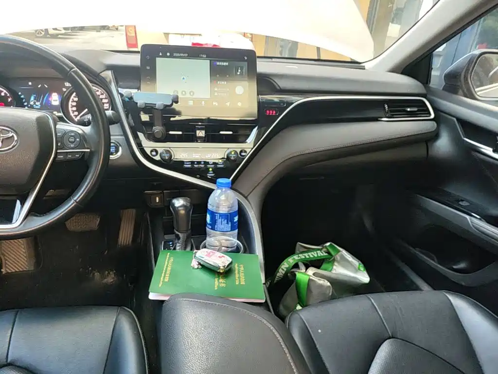 Toyota Camry — миниатюра 13