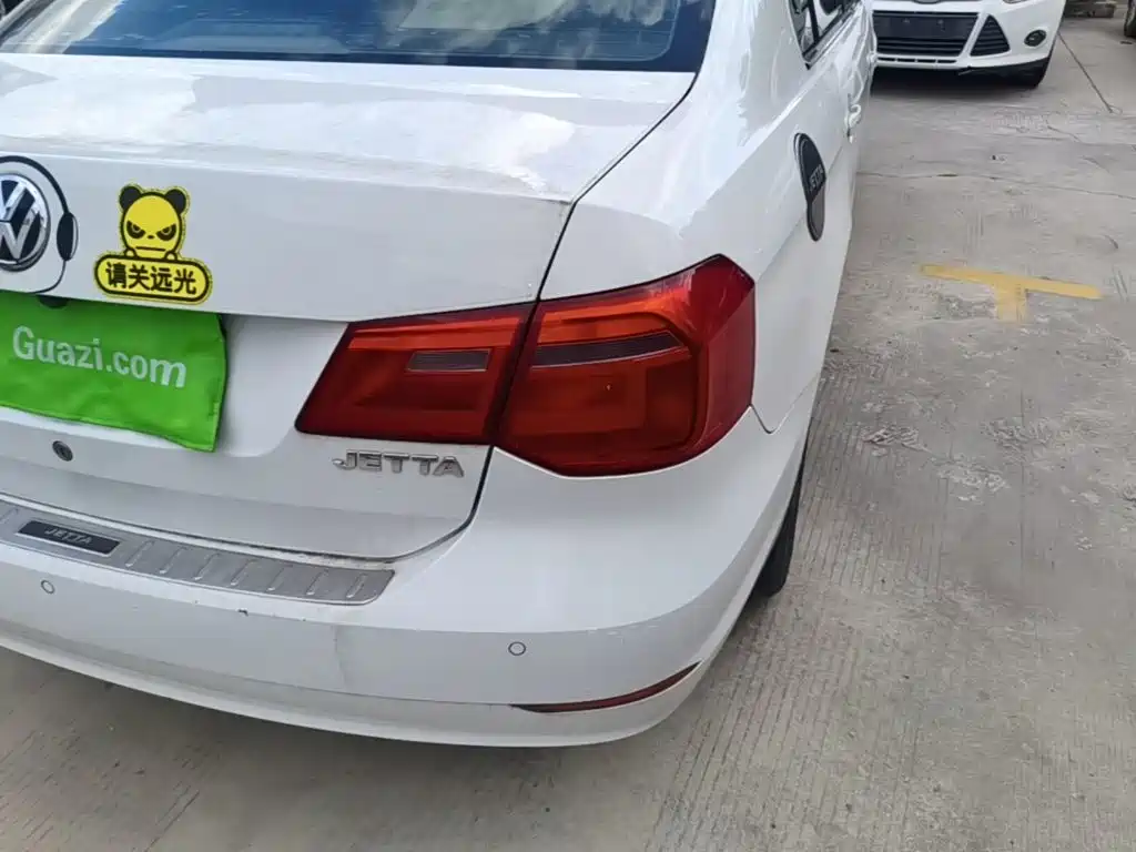 Volkswagen Jetta — миниатюра 8