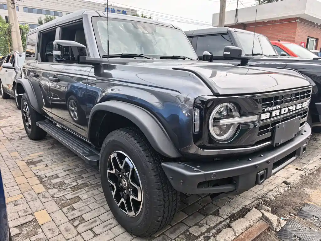 Ford Bronco — миниатюра 8