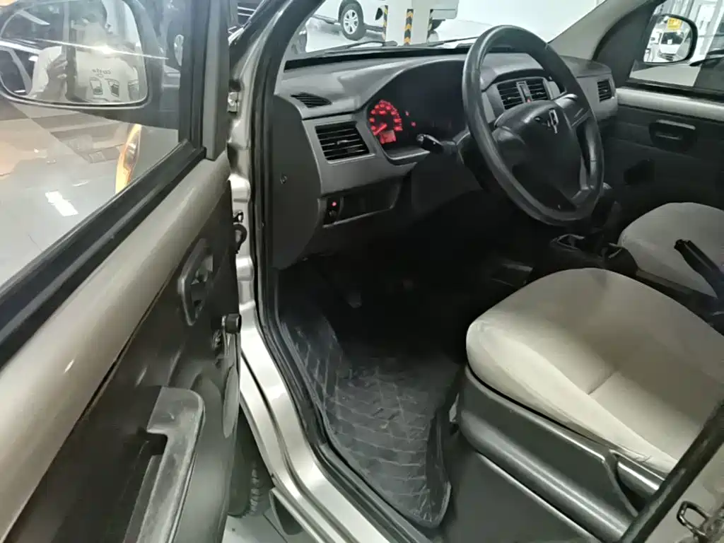 Wuling Rongguang — миниатюра 16