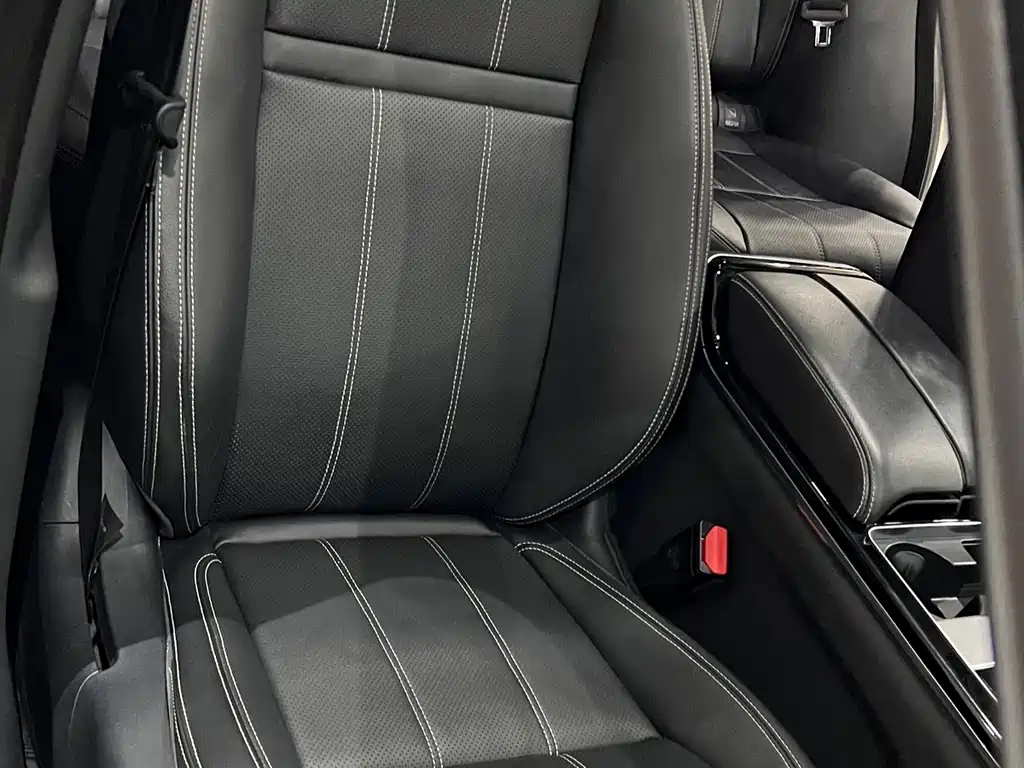 Land Rover Velar — миниатюра 18