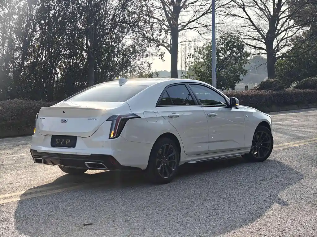 CADILLAC CT4