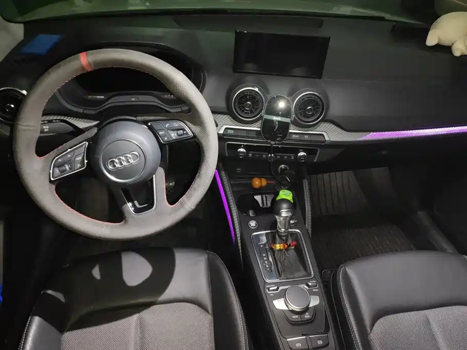 Audi Q2L e-tron — миниатюра 12