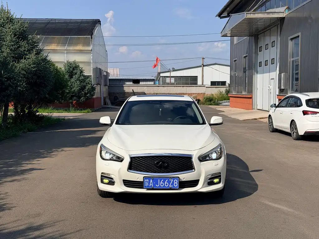 Infiniti Q50L 2.0T Luxury Edition, фото 2