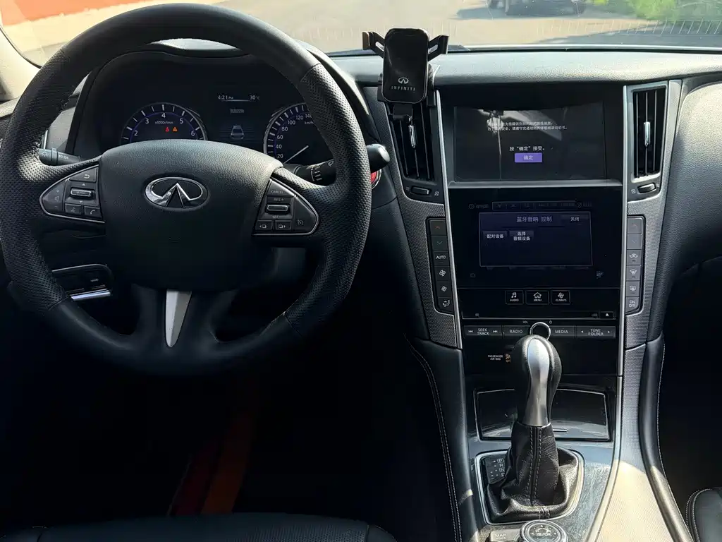 Infiniti Q50L 2.0T Luxury Edition, фото 11
