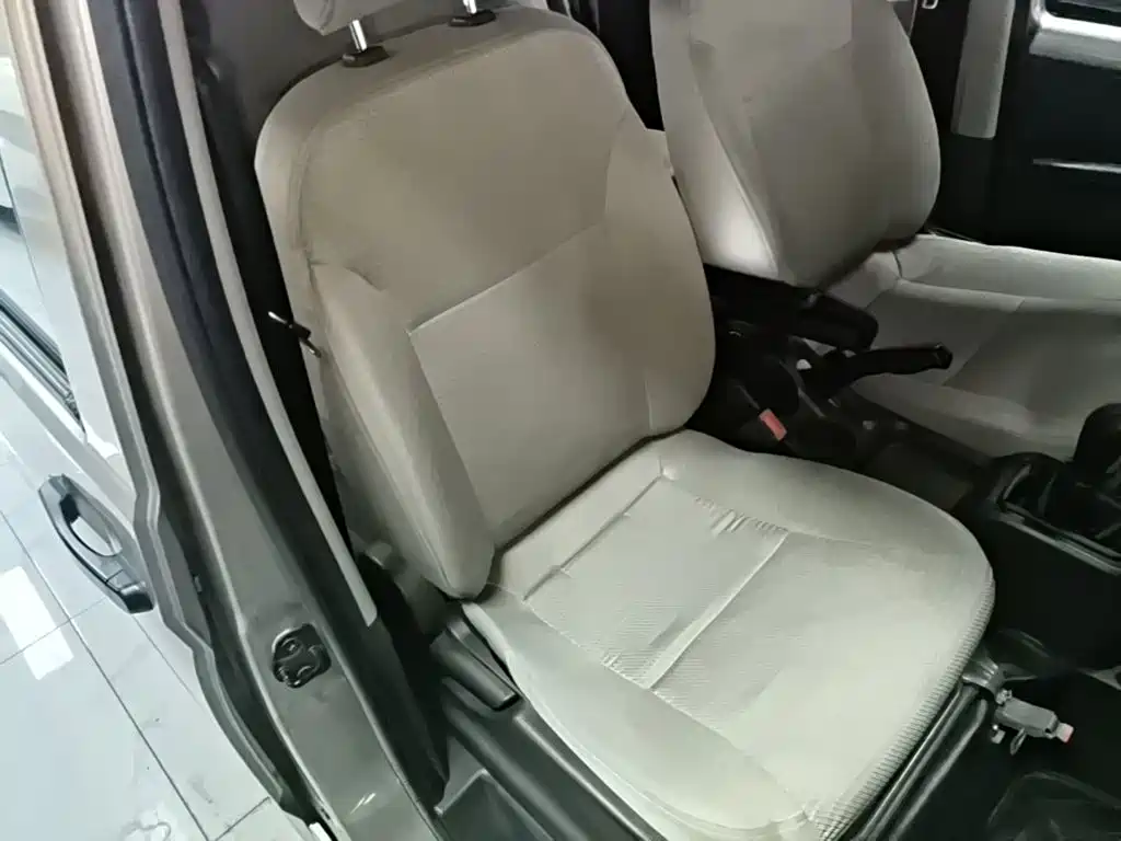 Wuling Rongguang — миниатюра 25