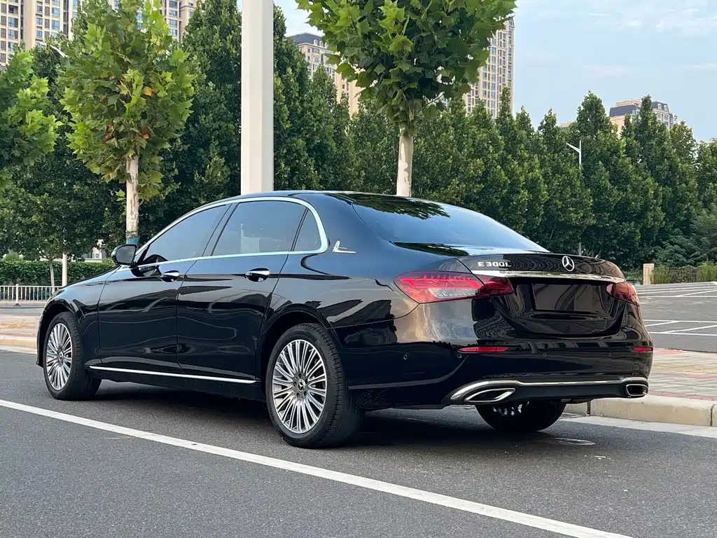 Mercedes-Benz E-Class — миниатюра 15